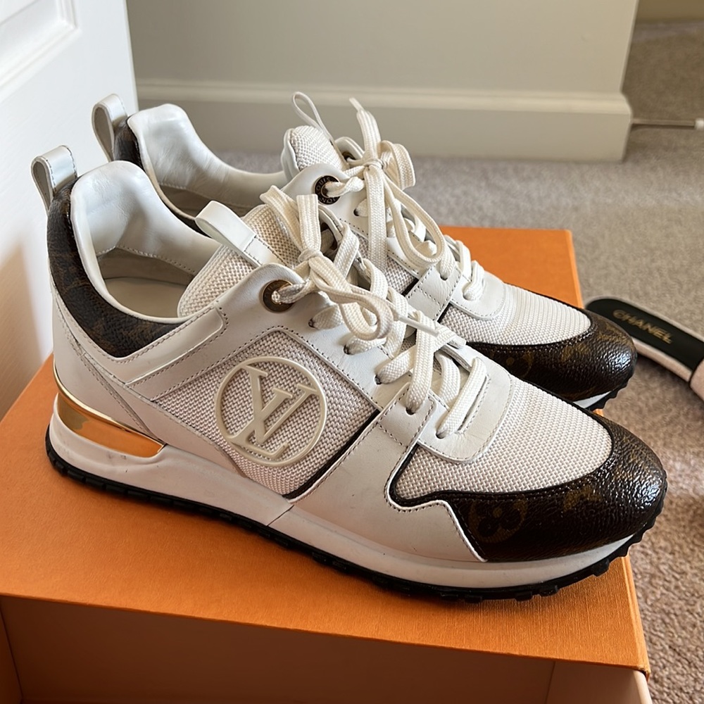 Woman’s Louie Vuitton sneakers in great condition - Picture 2 of 7